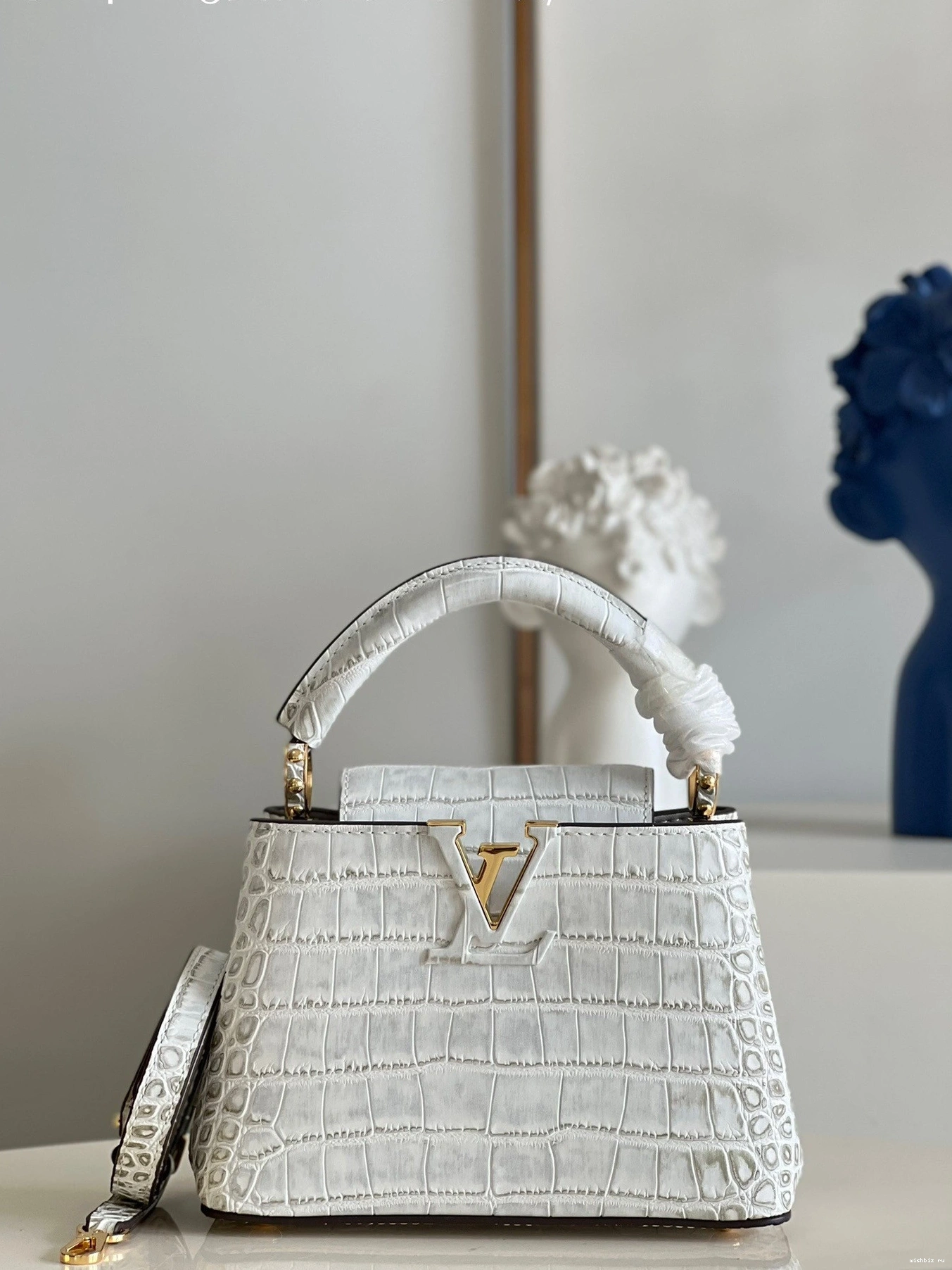 WIS VUITTON MINI CAPUCINES LOUIS 0204